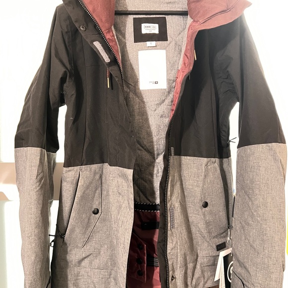 Ride NWT NEVER WORN snowboarding jacket - Picture 5 of 14